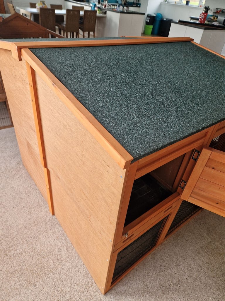 Rabbit hutches, Outside run, Food & Accessories 
