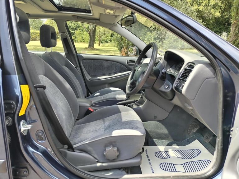 PRACTICAL CLASSIC TOYOTA AVENSIS GS 1.8 PETROL GENUINE 33K FSH 10 MOT TOW BAR