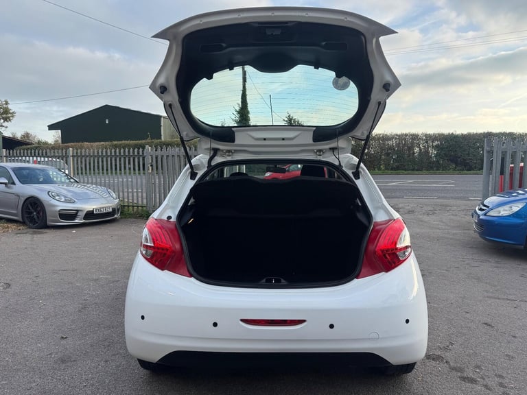  Peugeot 208 1.2 VTi Active Euro 5 5dr Petrol Manual