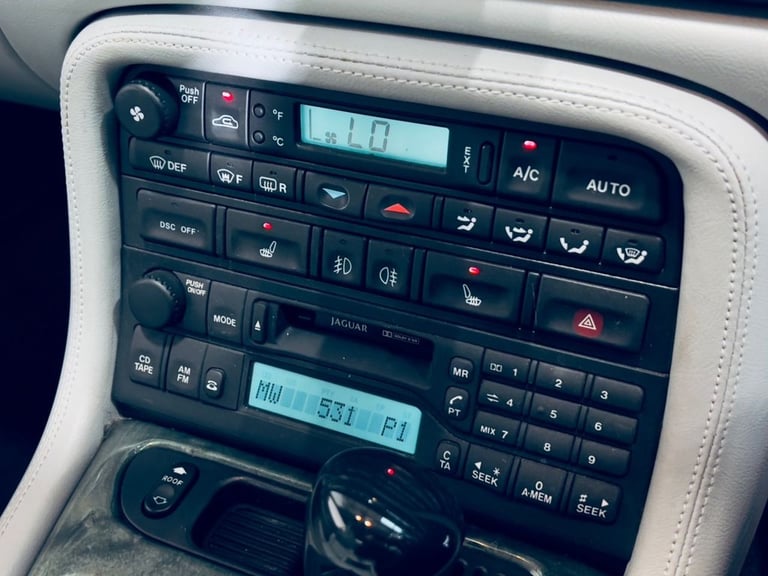 JAGUAR XF 4.2 CONVERTIBLE 2DR PETROL AUTOMATIC (279 G/KM, 300 BHP) BLACK 2003