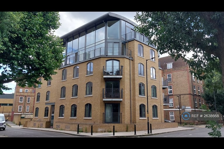 2 bedroom flat in Sugar Lane, London, SE16 (2 bed) (#2638668)