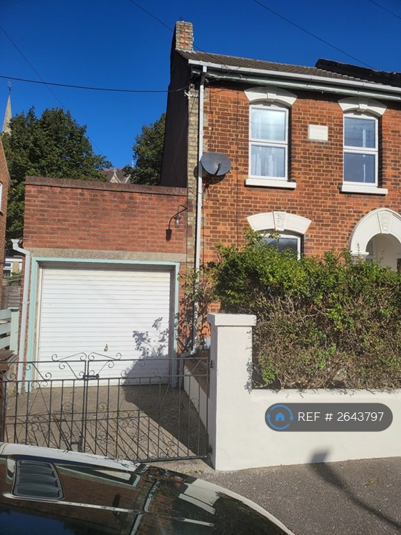 2 bedroom house in Grange Road, Strood, Rochester, ME2 (2 bed) (#2643797)