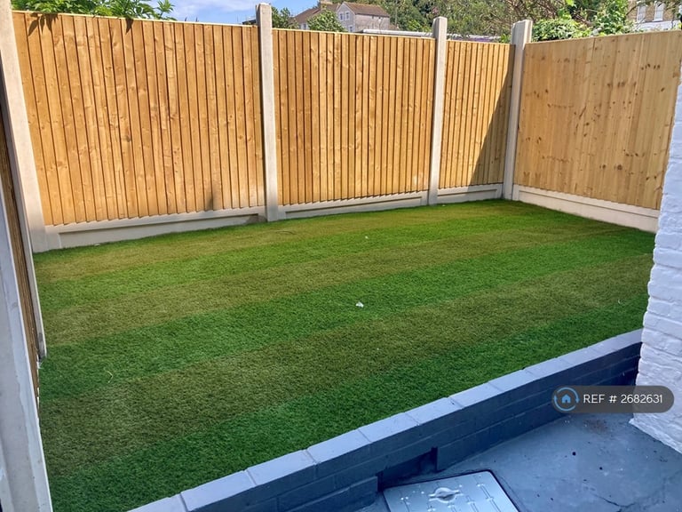 1 bedroom flat in St. Johns Road, Dover, CT17 (1 bed) (#2682631)