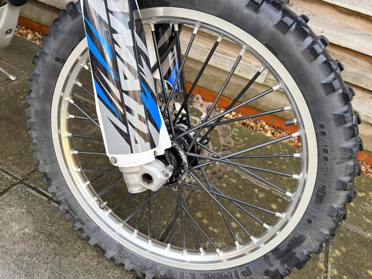 2008 / 08 Yamaha WR250F £2750 Blue 7595 miles.