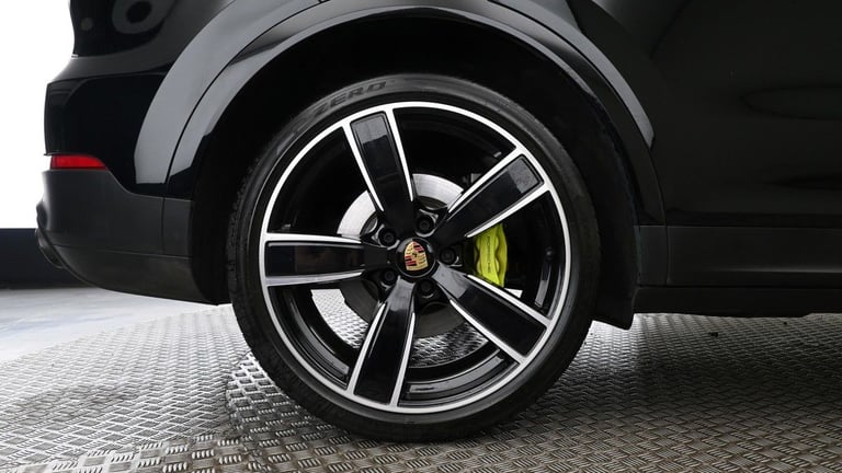 2022 Porsche Cayenne 3.0 V6 E-Hybrid 17.9kWh Platinum Edition TiptronicS 4WD Euro 6 (s/s) 5dr (3 ...