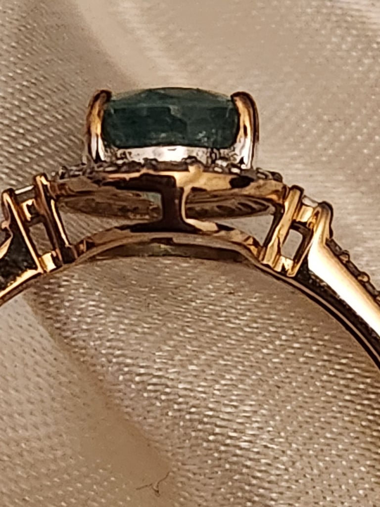 Brand New 9Ct Gold Ring Size T Kagen Zambian Emerald 8x6 New   Emerald 8x6 