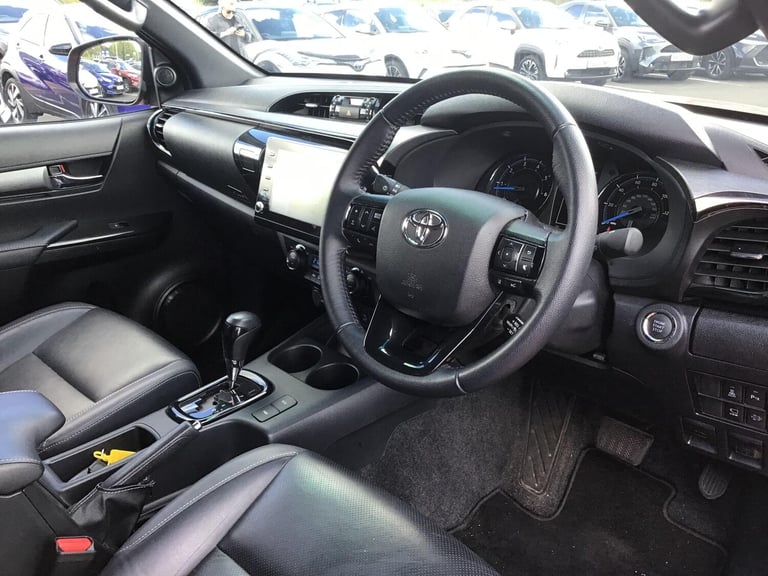 2024 Toyota Hilux 2.8 D-4D Invincible X Pickup Double Cab 4dr Diesel Auto 4WD Euro 6 (s/s) (2 PIC...