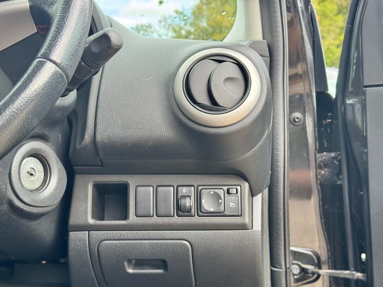 2009 Nissan Note 1.4 16V Acenta Euro 4 5dr MPV Petrol Manual