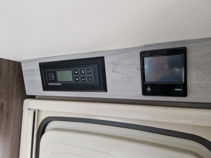 2022 Coachman Lusso II Used Caravan