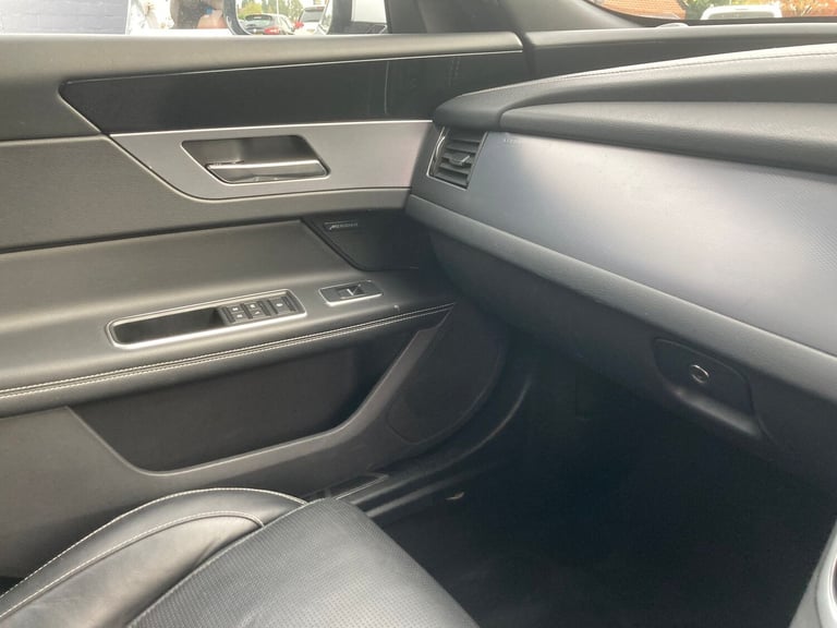 2017 Jaguar XF 2.0d [180] R-Sport 4dr Auto SALOON DIESEL Automatic