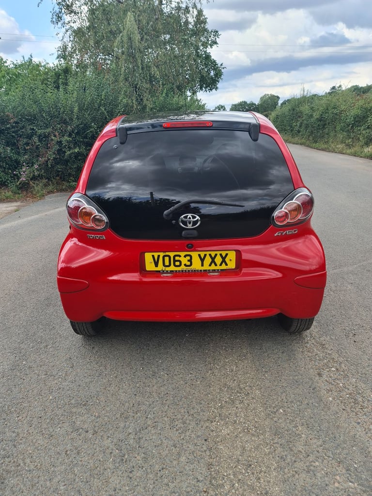 Toyota, AYGO, Hatchback, 2013, Manual, 998 (cc), 5 doors