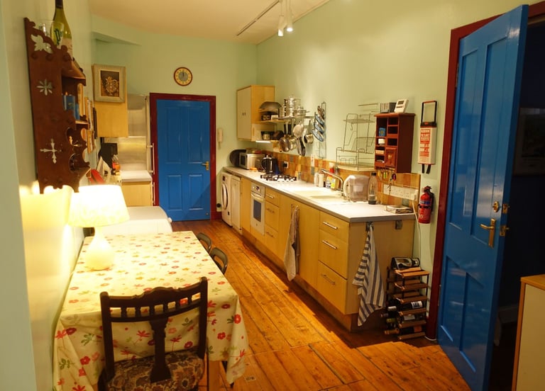 WEST END DOUBLE ROOM WITH PRIVATE ENTRANCE