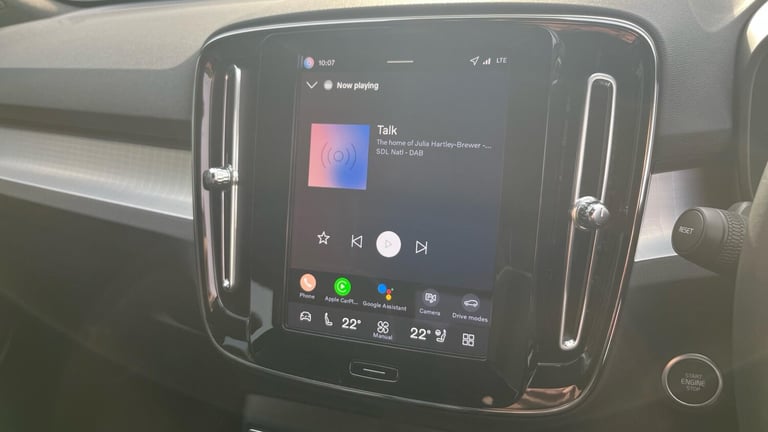 2025 Volvo XC40 2.0 B4 MHEV Plus Black Edition DCT Auto Euro 6 (s/s) 5dr ESTATE Petrol/Electric H...