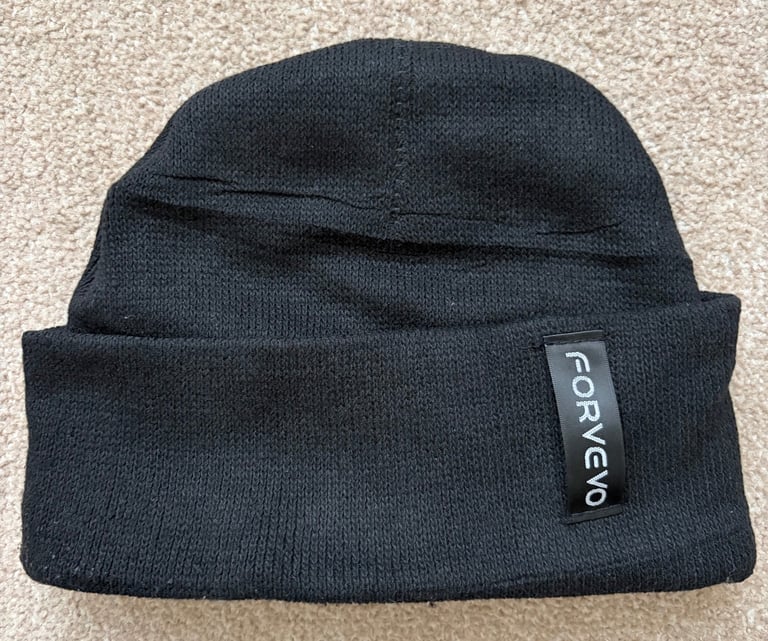 image for Warm winter beanie FORVEVO (Like New)