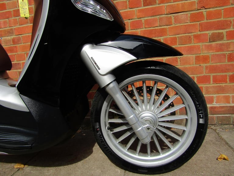 PIAGGIO BEVERLY 300cc GREAT COMMUTER VERY FAST AND RELIABLE. CHEAP TO RUN.