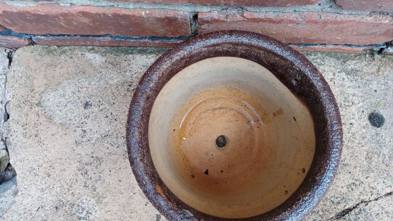 Glazed brown plant pot ex condition 7 inch across 6 inches high £10