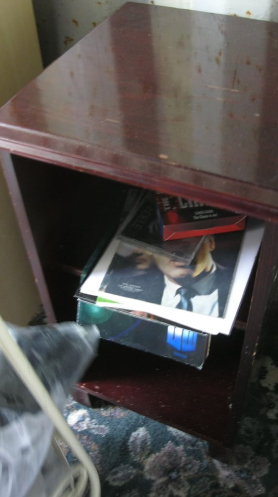 image for MODERN RED STAINED WOODEN 2 TIER SHELVING. VIEWING - COLLECTABLE