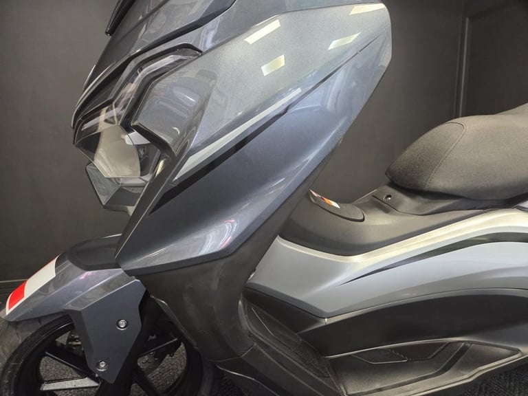 2025 MGB Amax in grey, one mature owner machine