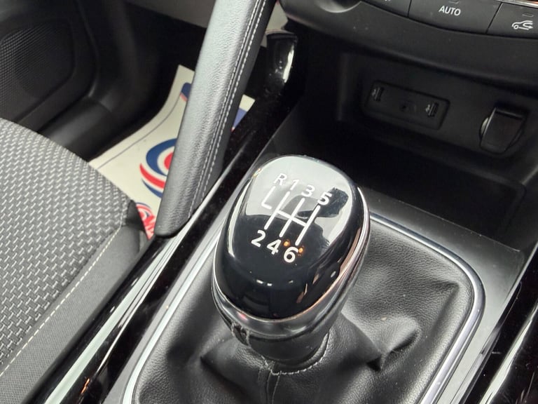 2018 Renault Kadjar 1.3 TCe Dynamique Nav Euro 6 (s/s) 5dr HATCHBACK Petrol Manual