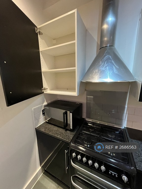2 bedroom flat in Sunlight Square, London, E2 (2 bed) (#2686563)
