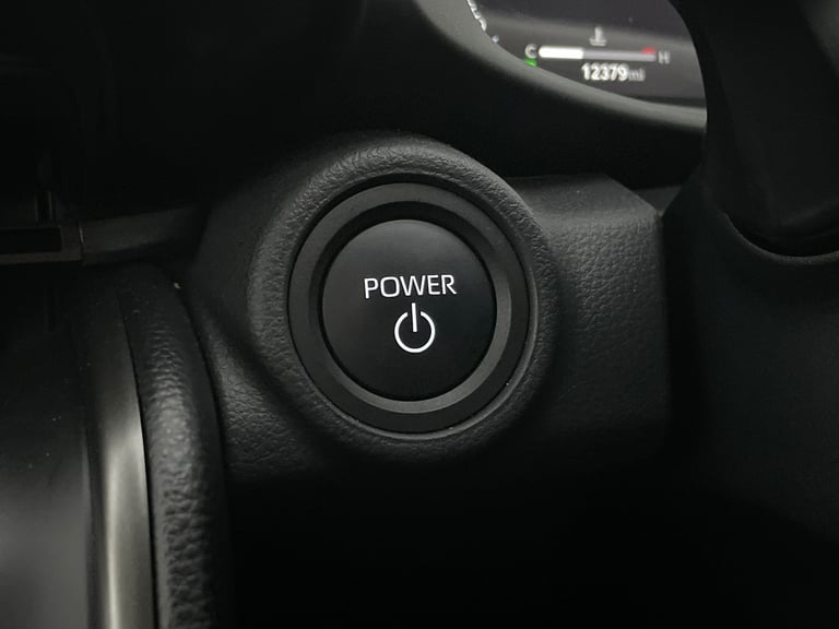 2023 Toyota C-HR 1.8 VVT-h Design SUV 5dr Petrol Hybrid CVT Euro 6 (s/s) (140 ps) - NAV - BL Suv ...