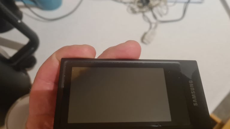 Samsung yp-p3 8gb mp3 player. Must Read carefully. 