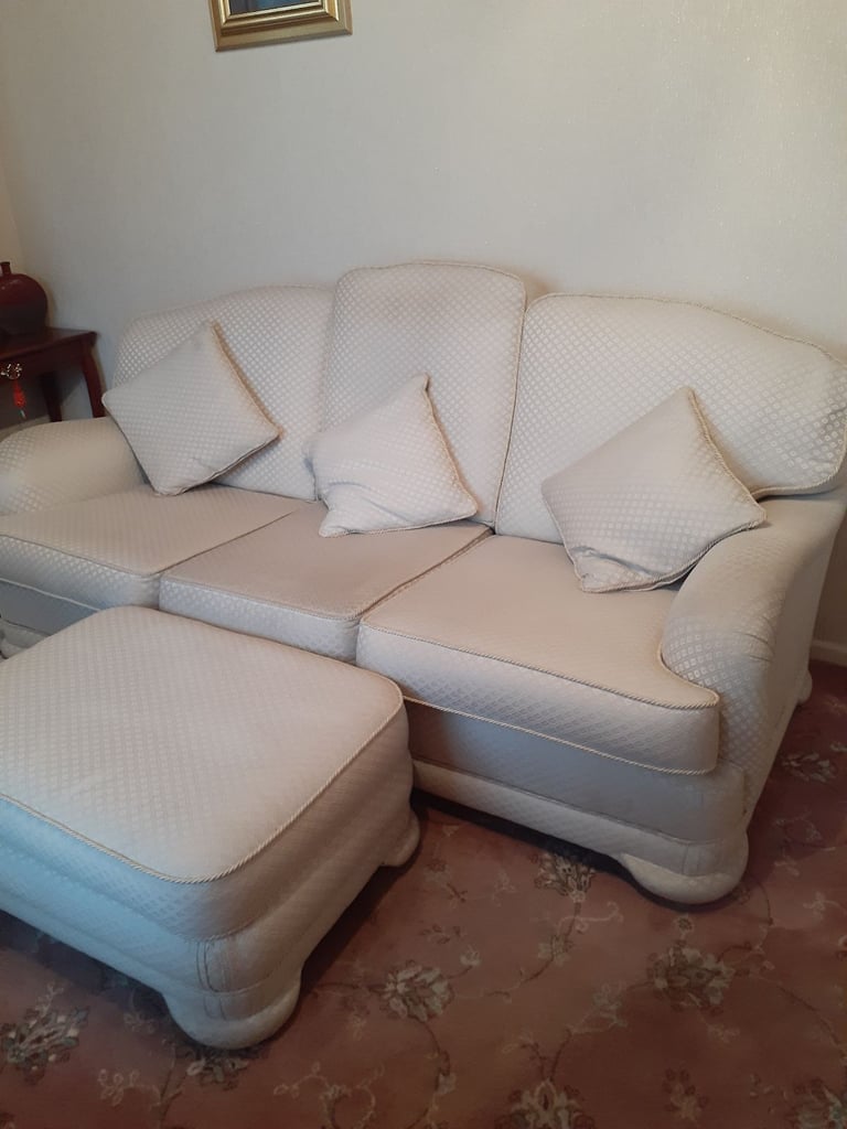 SOFAS 2 SEATER & 3 SEATER WITH LARGE PADDED POUFFE FOOT STOOL/CUSHION