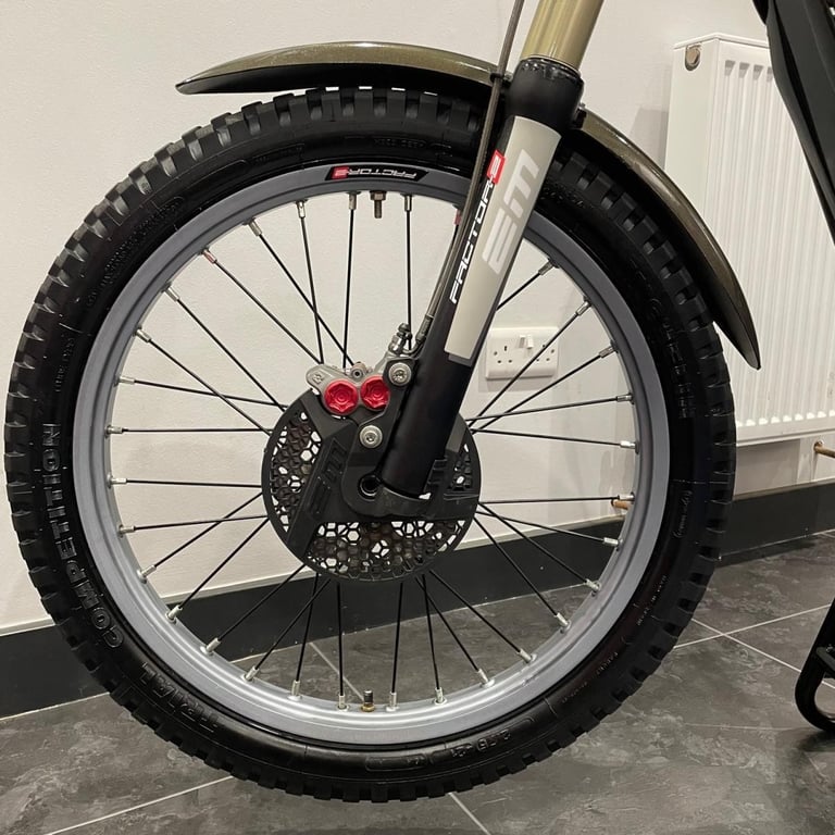 2025 EM EPURE FACTOR-E 1.8kWh **EXCELLENT CONDITION** USED TRIALS BIKE