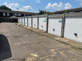 CHEAP SECURE GARAGES IN A GATED AREA FOR RENT, 24/7 IDEALLY LOCATED IN ORPINGTON, BROMLEY, KENT.
