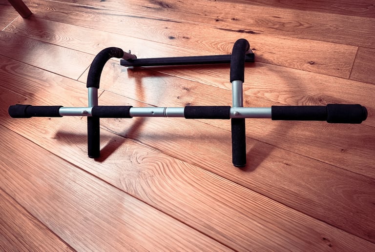 image for 💪 Iron Gym Doorframe Pull Up Bar