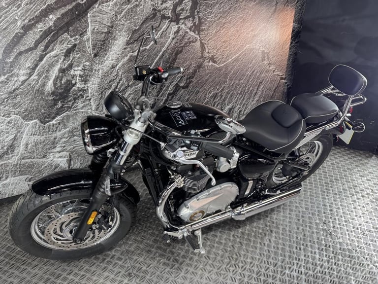 TRIUMPH SPEEDMASTER 1200 2025