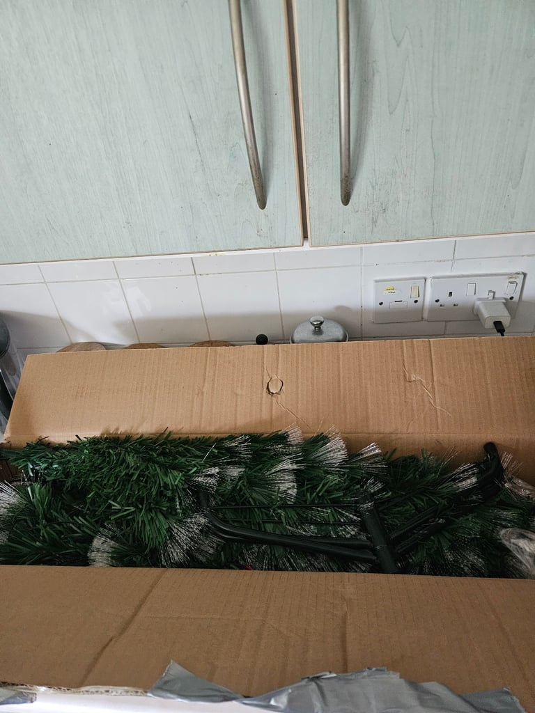 FREE TO COLLECTOR - Fibre Optic Christmas Tree
