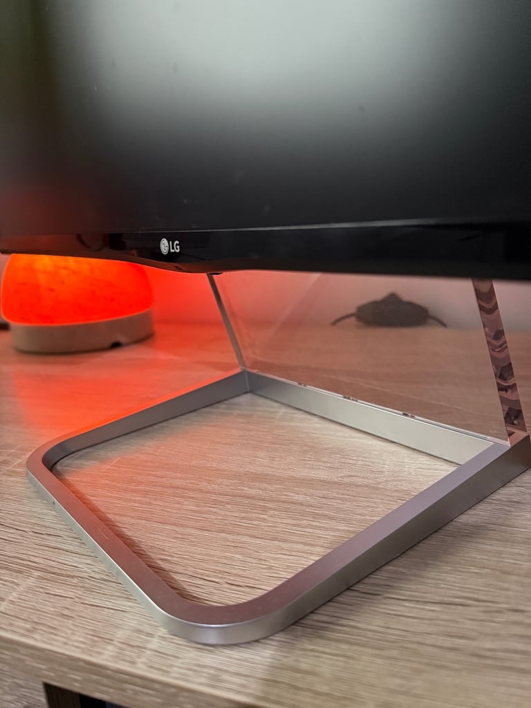 LG HD 24inch IPS Cinema Screen Monitor - Model: 24MP77