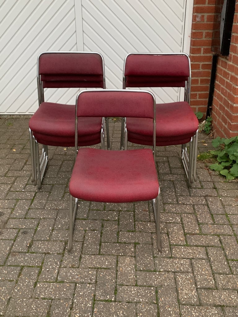 7 stackable chairs 