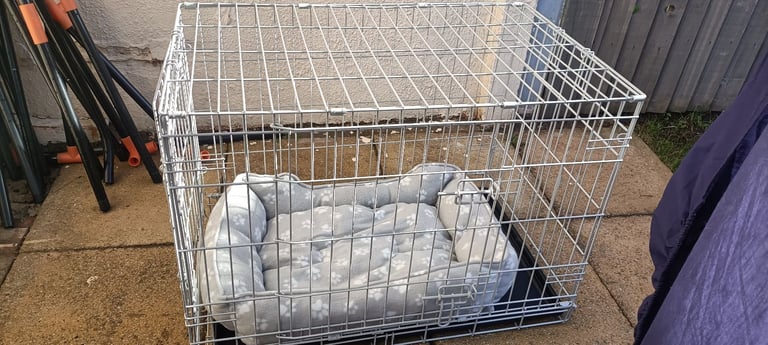Medium dog crate
