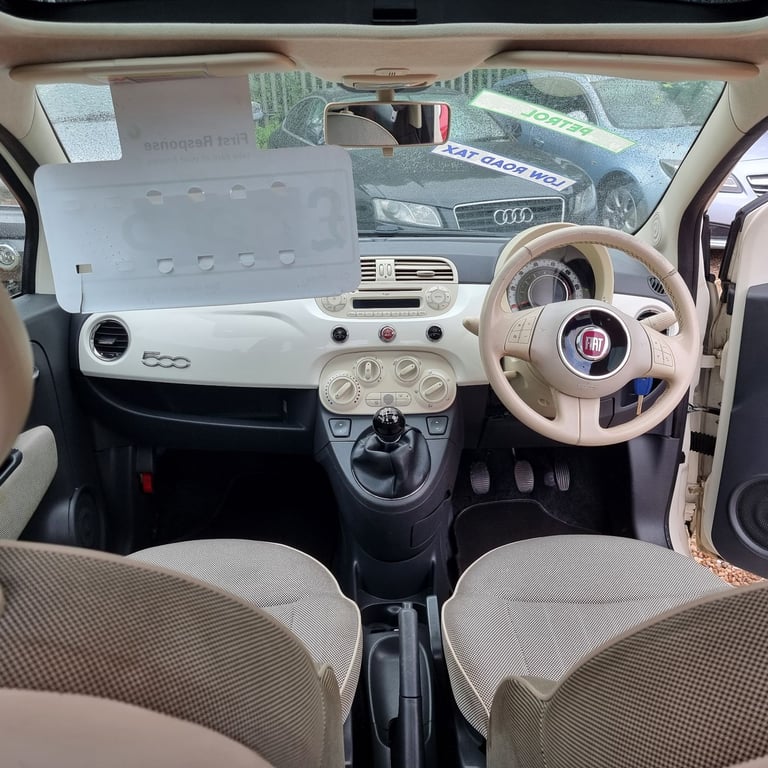 FIAT 500 LOUNGE 1.2 PETROL MODEL YEAR 2010 £35 ROAD TAX PER YEAR& ULEZ FREE LONG MOT GREAT CAR!!!