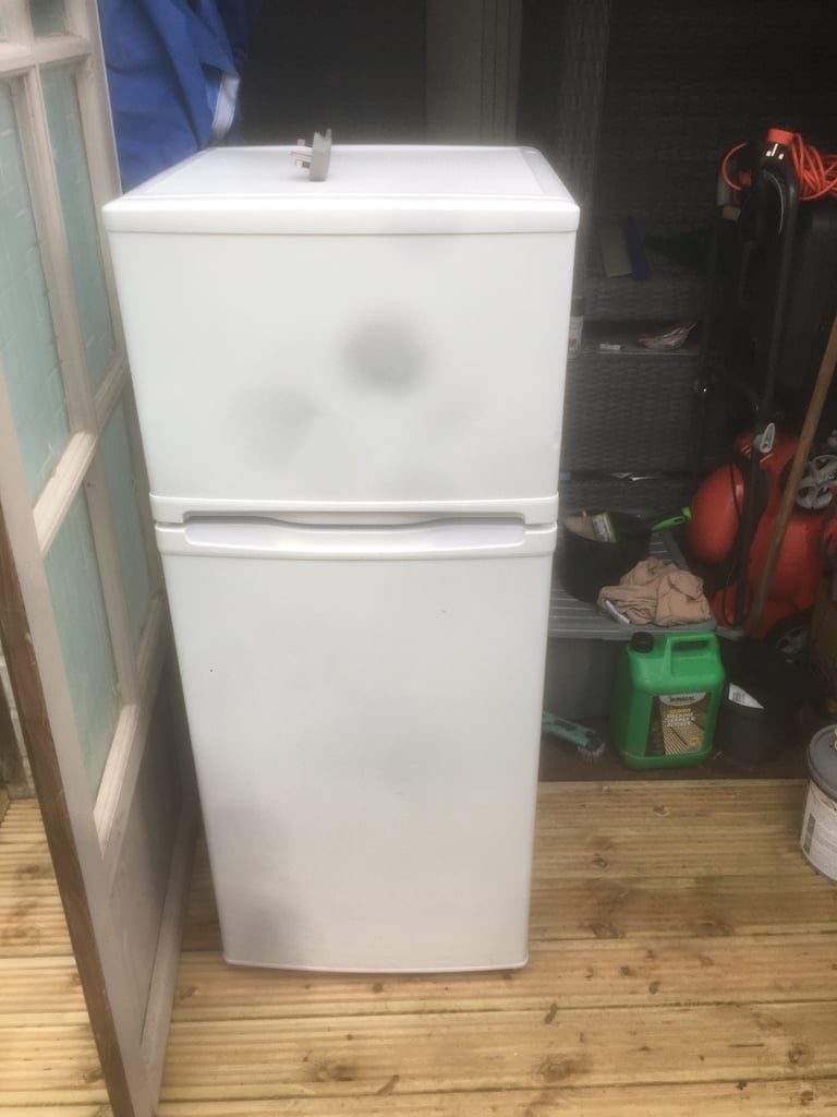 Fridge & Freezer 
