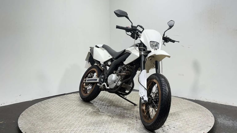 Ajs JSM 2012 2K NON RUNNING PROJECT BIKE SUPERMOTO 125CC LEARNER