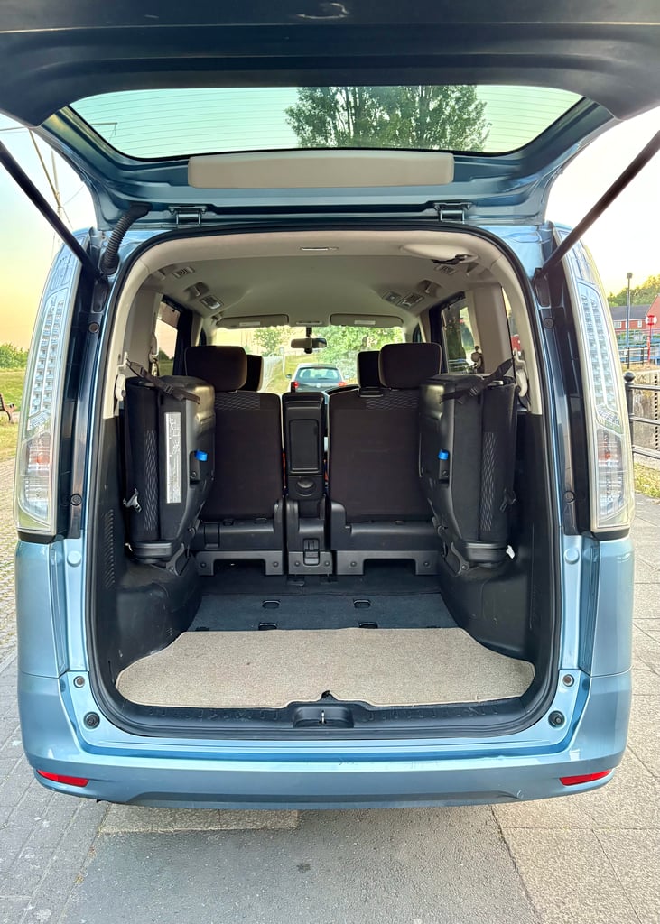 Nissan, Serena Highway Star, 2000 (cc), 8-seated