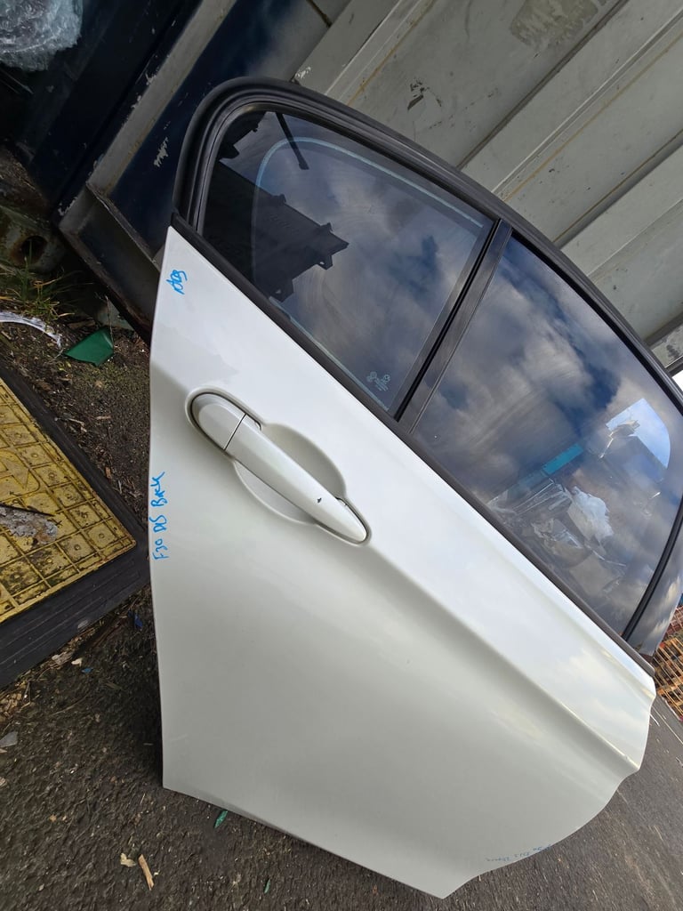 BMW 3 SERIES F30 LCI SINGLE BACK rear Driver Side DOOR  WHITE Breaking Parts 