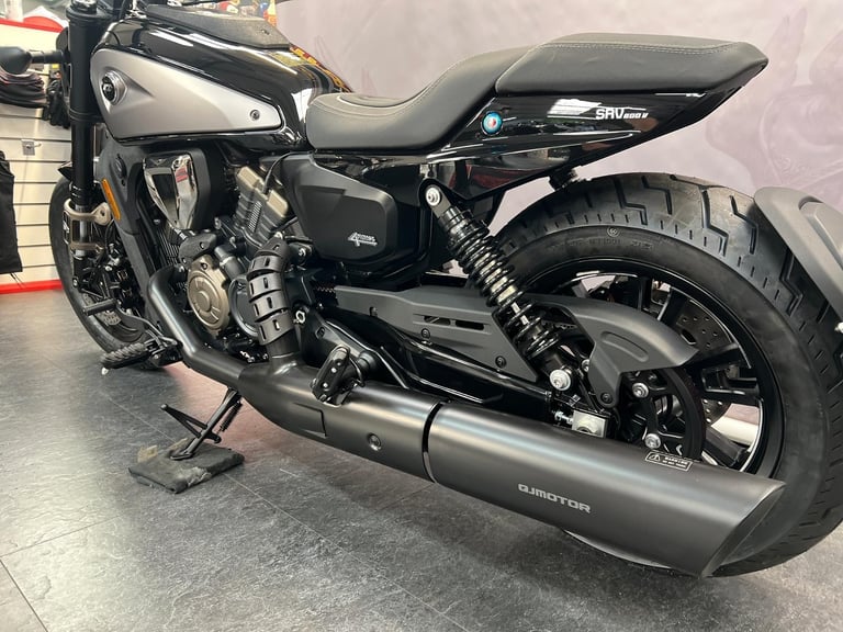 QJ MOTOR SRV 600V 2026 V4 CYLINDER CUSTOM TOP SPEC AND ONLY £5699