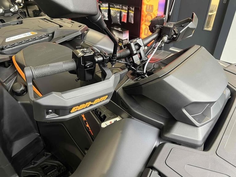 Can-Am Outlander 1000 XT-P T 1000R with ABS ATV Quad