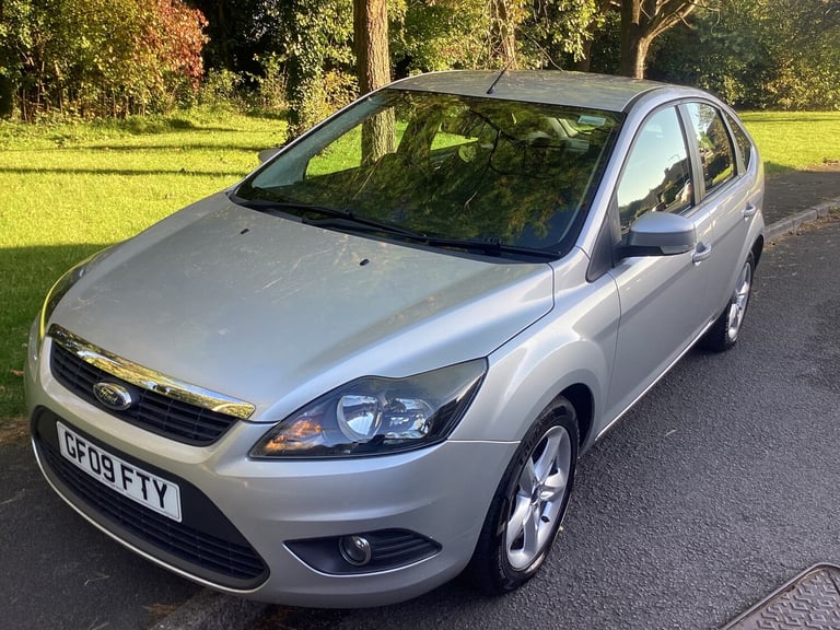 2009 Ford Focus 1.6 Zetec 5dr HATCHBACK Petrol Manual