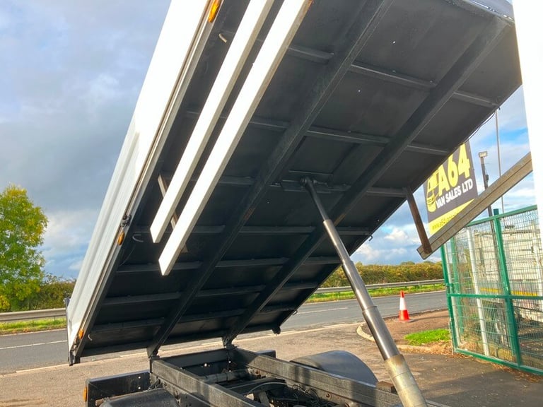 IVECO DAILY TIPPER WITH TOOLBOX AND AIRCON. 11,950 NO VAT