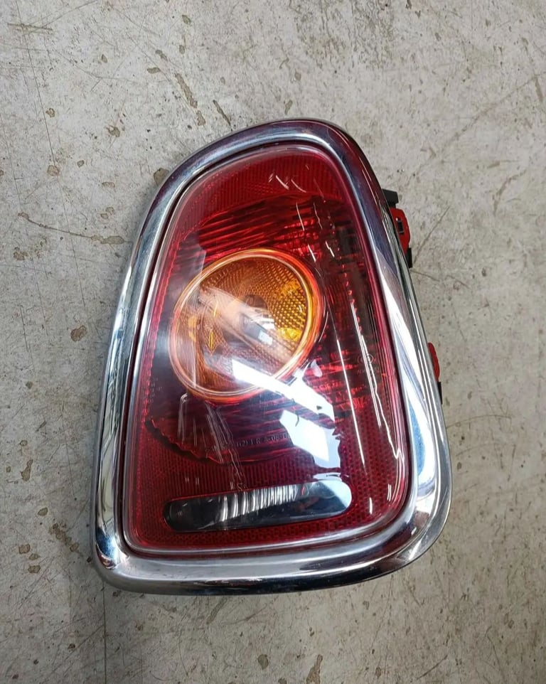 Breaking a Mini R56 1.6 petrol midnight black