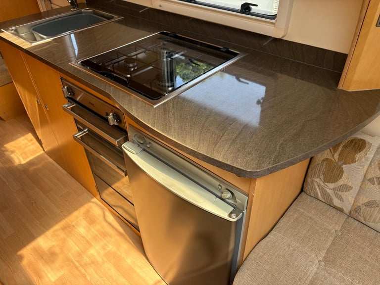 BAILEY OLYMPUS 525- 5 BERTH CARAVAN,DOUBLE DINETTE + MOTORMOVER
