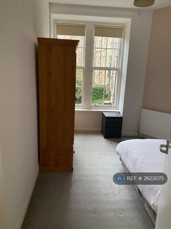 2 bedroom flat in Willowbank Crescent, Glasgow, G3 (2 bed) (#2623075)