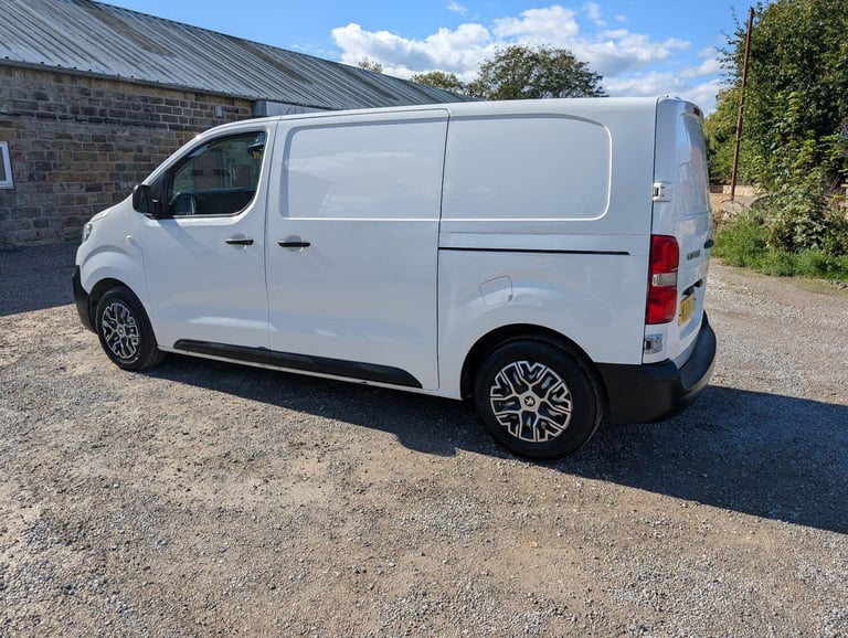 2021 Peugeot Expert 1.5 BlueHDi 1000 Professional Standard Panel Van MWB Euro 6 (s/s) 6dr PANEL V...