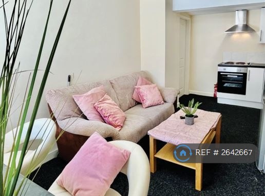 image for 2 bedroom flat in Glossop Road, Sheffield, S10 (2 bed) (#2642667)