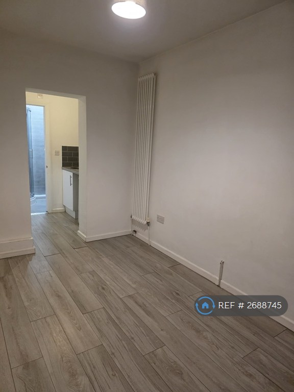 1 bedroom in Charlton Lane, London, SE7 (#2688745)